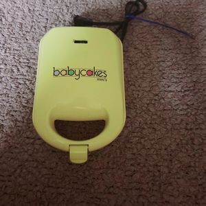 BABYCAKES Mini Cupcake Holder Yellow